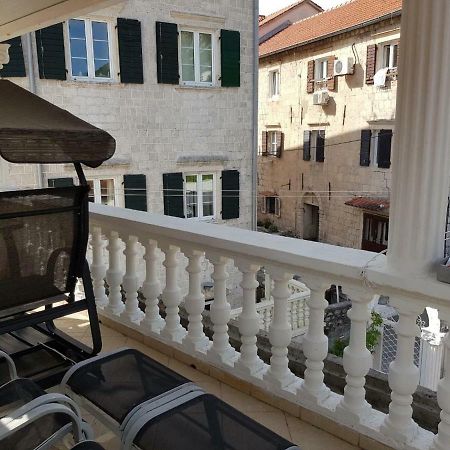 Prčanj Apartments Sovran Vila Marija מראה חיצוני תמונה