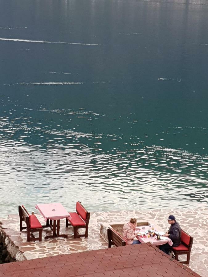 Prčanj Apartments Sovran Vila Marija מראה חיצוני תמונה