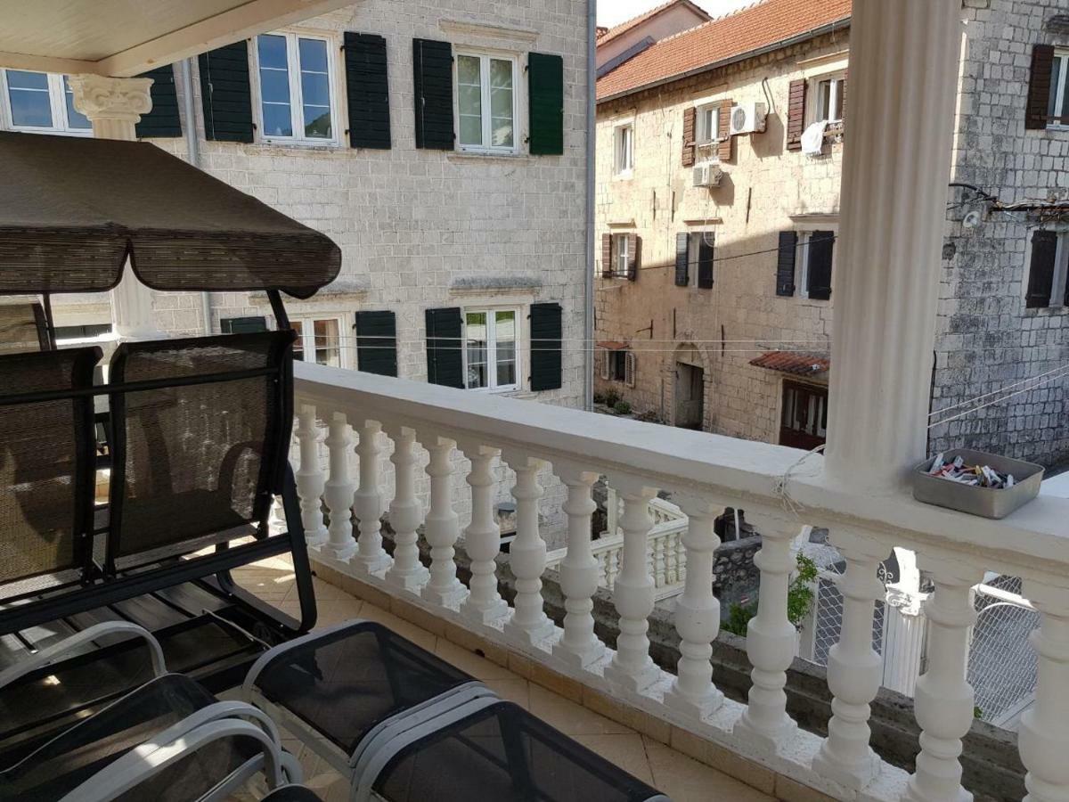 Prčanj Apartments Sovran Vila Marija מראה חיצוני תמונה